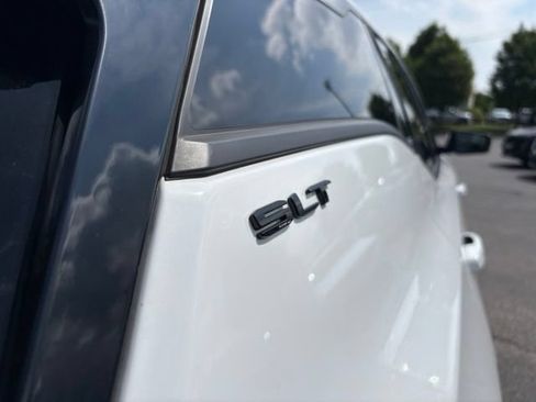 Certified 2023 GMC Terrain SLT w/ Elevation Edition AWD/4WD image 6