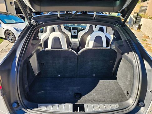 Used 2018 Tesla Model X 100D image 8