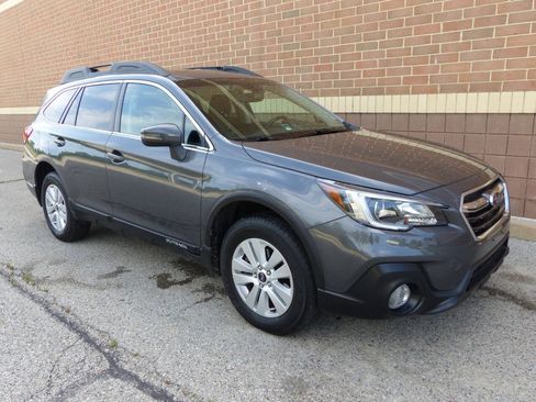Used 2018 Subaru Outback 2.5i Premium AWD/4WD image 12