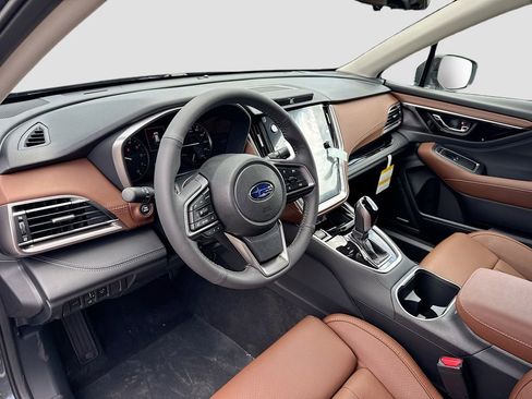 Used 2025 Subaru Outback Touring XT image 11