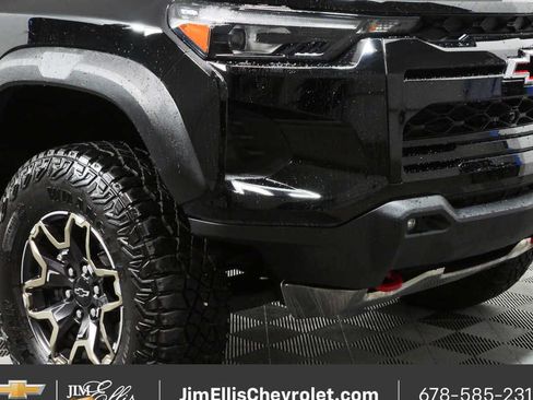 Used 2024 Chevrolet Colorado ZR2 w/ ZR2 Convenience Package III AWD/4WD image 24