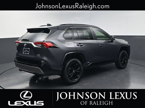 Used 2022 Toyota RAV4 XSE AWD/4WD image 9