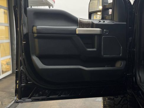 Used 2019 Ford F250 Lariat w/ Lariat Value Package image 25