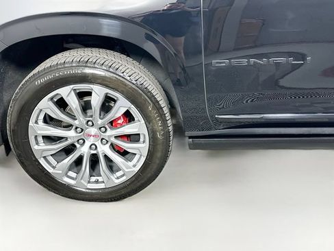 Used 2024 GMC Yukon XL Denali AWD/4WD image 39