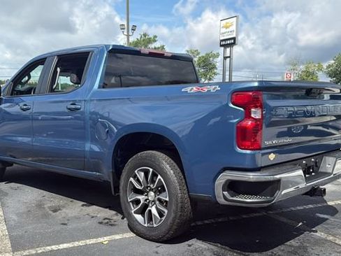 Used 2024 Chevrolet Silverado 1500 LT AWD/4WD image 5