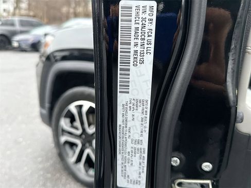 Used 2022 Jeep Compass Limited image 25