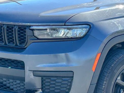 Used 2024 Jeep Grand Cherokee L Altitude image 11