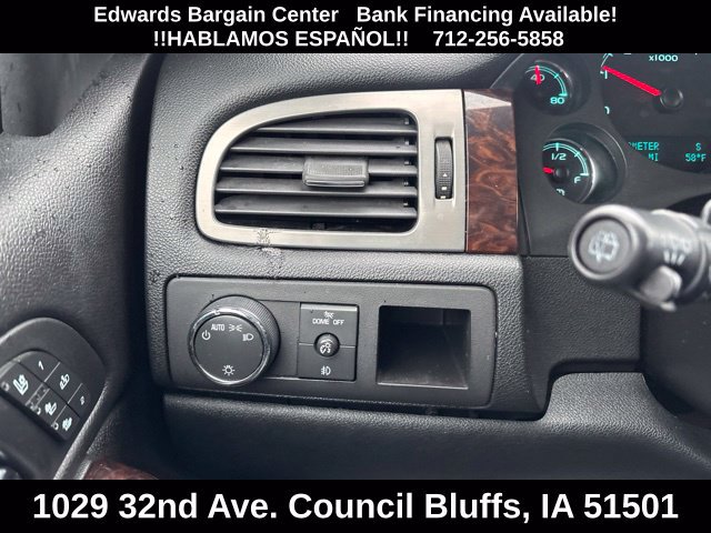 Used 2010 GMC Yukon XL Denali AWD/4WD image 21
