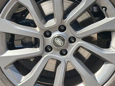 Used 2024 Land Rover Range Rover Sport SE image 6