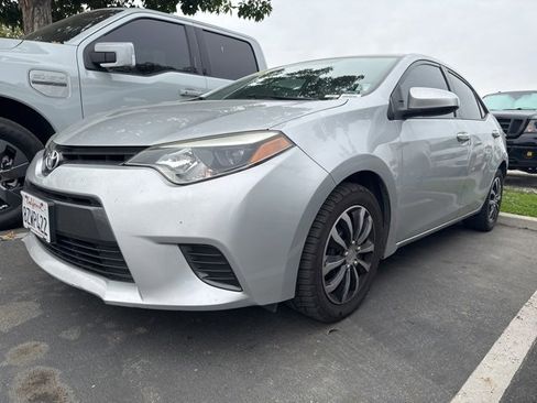 Used 2015 Toyota Corolla LE image 1