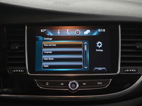 Used 2020 Buick Encore Preferred w/ Safety Package image 16