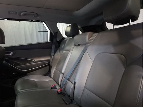 Used 2018 Hyundai Santa Fe SE image 14