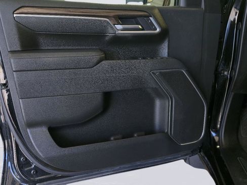 Used 2025 Chevrolet Silverado 1500 RST AWD/4WD image 12