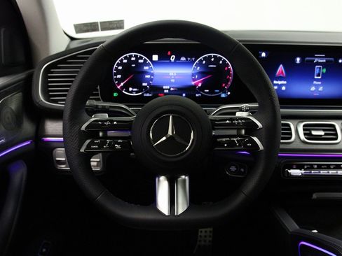 New 2026 Mercedes-Benz GLS 450 4MATIC image 9