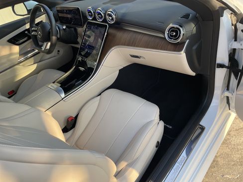 Certified 2024 Mercedes-Benz CLE 300 4MATIC Coupe image 40