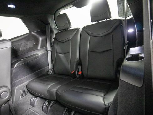 Used 2025 Cadillac XT6 Premium Luxury image 13