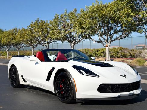 Used 2016 Chevrolet Corvette Z06 RWD image 3