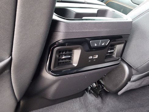 Used 2024 GMC Sierra 1500 AT4 w/ AT4 Preferred Package AWD/4WD image 43