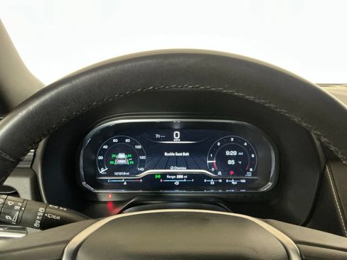 Used 2023 GMC Yukon SLT RWD image 10