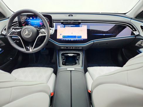 Certified 2026 Mercedes-Benz E 350 Sedan w/ MBUS Superscreen Package image 24