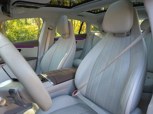 Used 2023 Mercedes-Benz EQS 580 4MATIC Sedan image 13