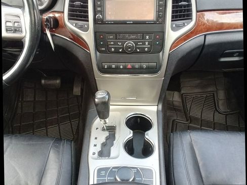 Used 2011 Jeep Grand Cherokee Limited image 12