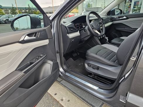 Used 2024 Volkswagen Taos SEL AWD/4WD image 20