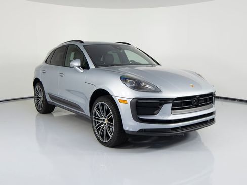 Certified 2026 Porsche Macan AWD/4WD image 12