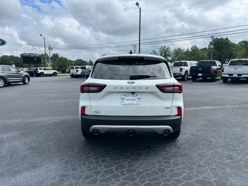 New 2025 Ford Escape SE w/ Class II Trailer Tow Package FWD image 6