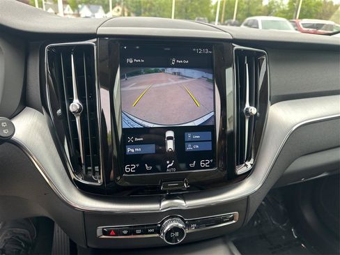 Used 2018 Volvo XC60 T5 Momentum w/ Convenience Package AWD/4WD image 30