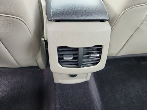 Used 2017 Ford Fusion SE w/ Fusion SE Technology Package image 32