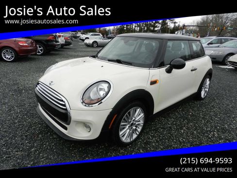 Used 2015 MINI Cooper 2-Door Hardtop w/ Cold Weather Package image 1