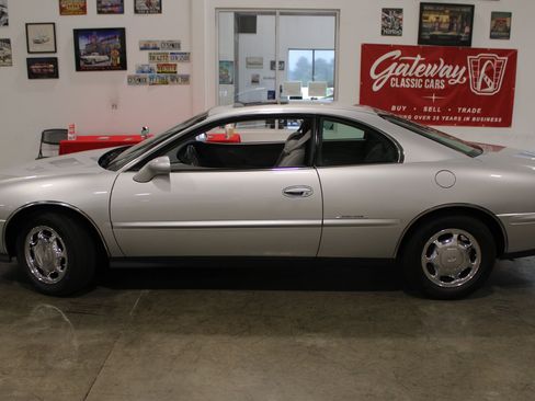 Used 1999 Buick Riviera Supercharged Coupe FWD image 21