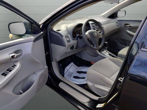 Used 2010 Toyota Corolla LE image 9