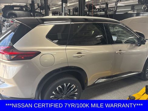 Certified 2024 Nissan Rogue Platinum w/ Platinum Premium Package FWD image 1