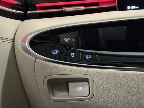 New 2026 Genesis GV70 2.5T Select image 13