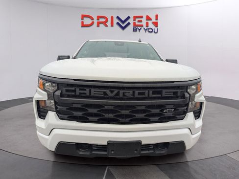 Used 2023 Chevrolet Silverado 1500 Custom image 8