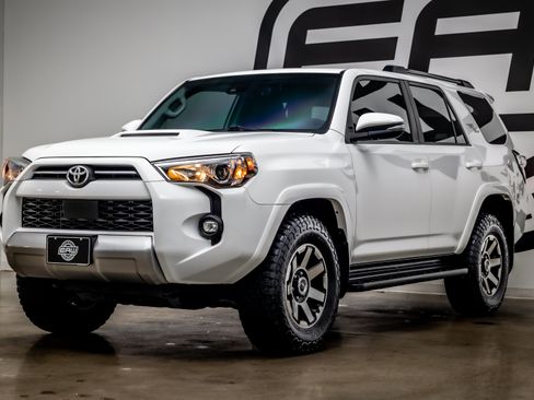 Used 2021 Toyota 4Runner TRD Off-Road Premium AWD/4WD image 29