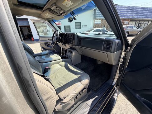 Used 2002 Chevrolet Tahoe LT AWD/4WD image 26