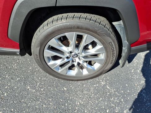 Used 2021 Toyota RAV4 Limited image 8