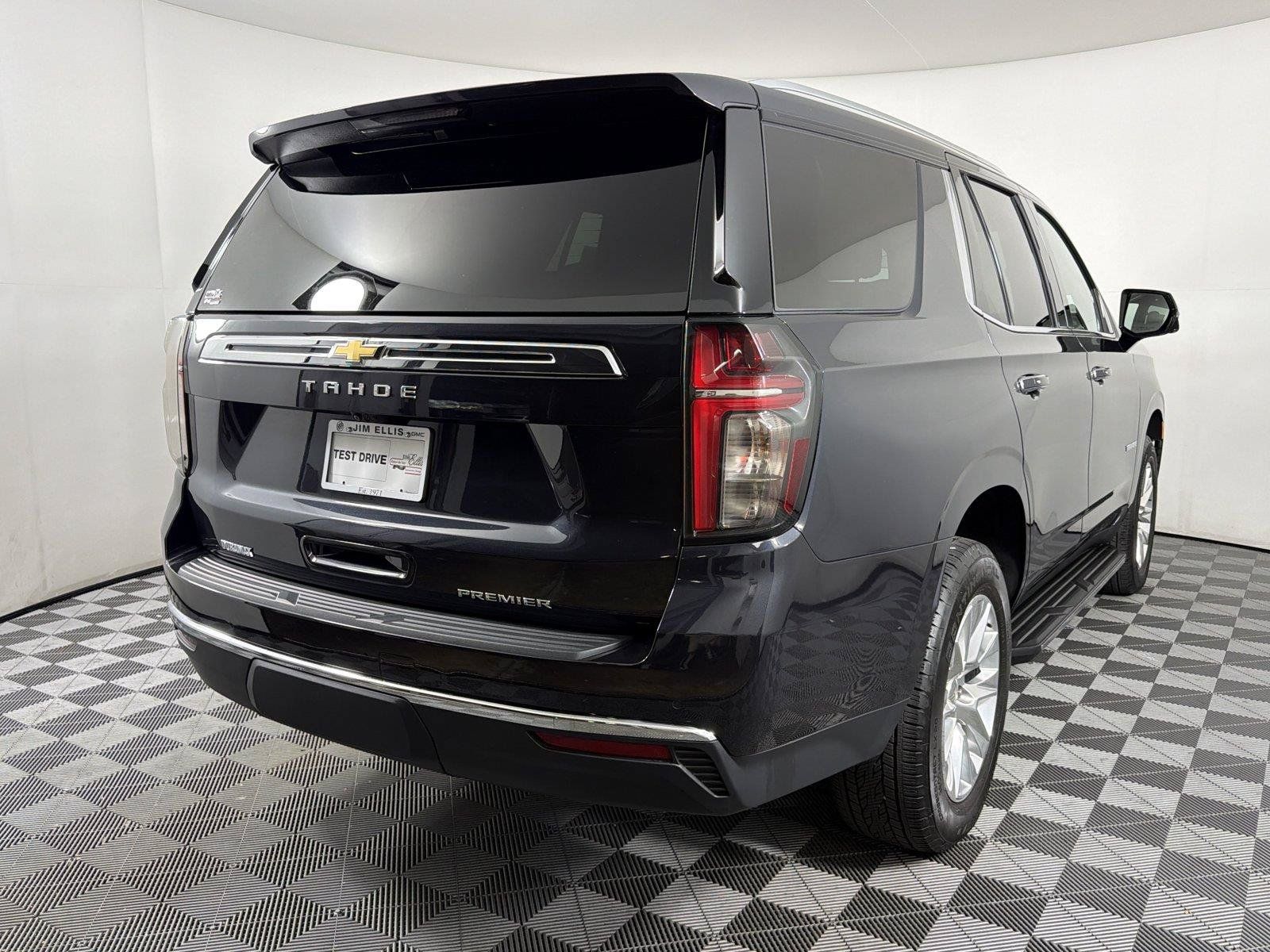 Certified 2024 Chevrolet Tahoe Premier w/ Premium Package RWD image 6
