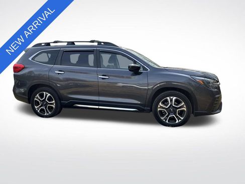 Used 2024 Subaru Ascent Touring image 2