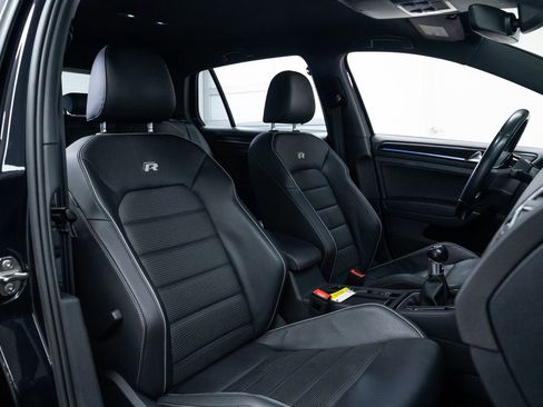 Used 2019 Volkswagen Golf R 4-Door image 24