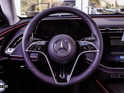 Used 2024 Mercedes-Benz E 350 4MATIC Sedan image 10