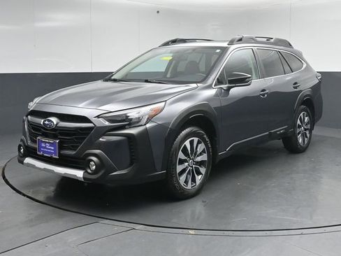 Used 2023 Subaru Outback Limited image 3