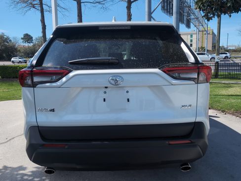 Used 2025 Toyota RAV4 XLE Premium w/ Weather Package FWD image 9