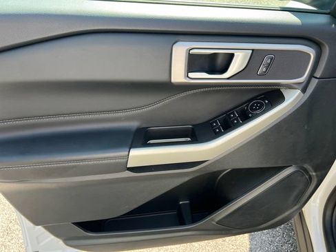Used 2023 Ford Explorer XLT RWD image 14