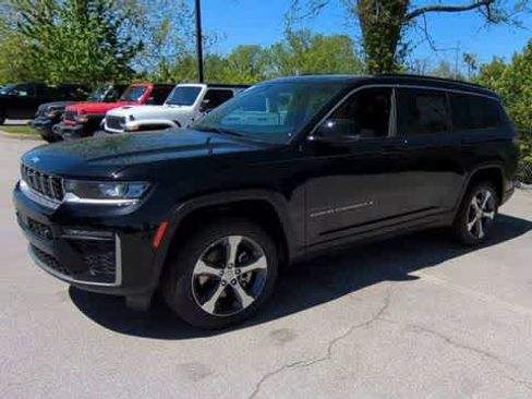 New 2026 Jeep Grand Cherokee L Limited AWD/4WD image 4