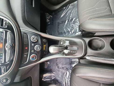 Used 2019 Chevrolet Trax LT w/ LT Convenience Package AWD/4WD image 22