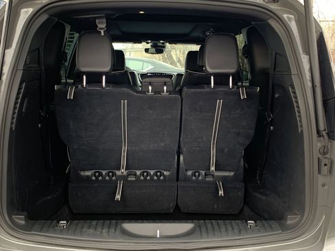 Used 2025 Chrysler Pacifica Limited image 35